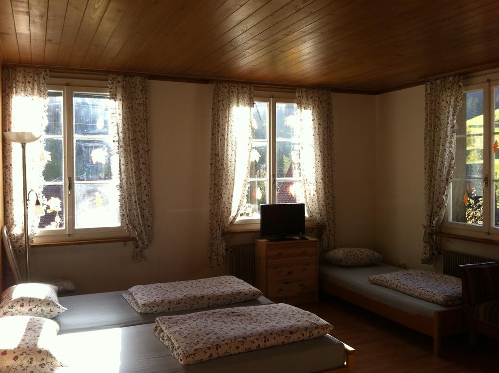 Bed and Breakfast Gasthof Am Bach à Boltigen Chambre photo